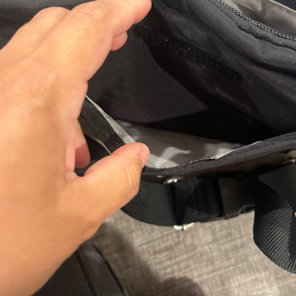 Baggallini Black Belt Bag - Picture 9 of 13